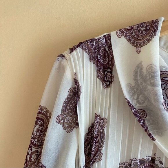 Chicos Blouse Woman 1 US Medium Pleated Paisley Cowl Neck Top Sheer Sleeve - Picture 5 of 16